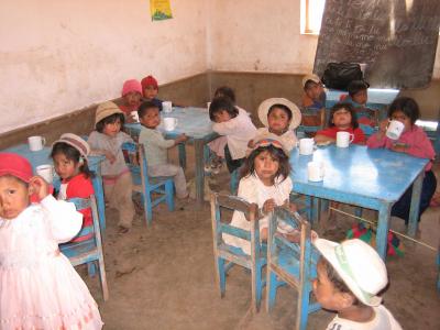 Ni&ntilde;os en la escuela